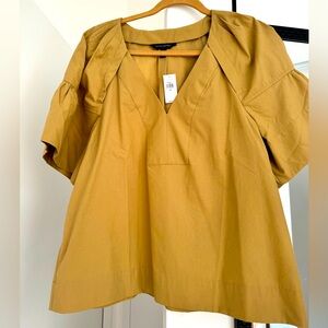 Banana Republic flowy Medium Tan Top
